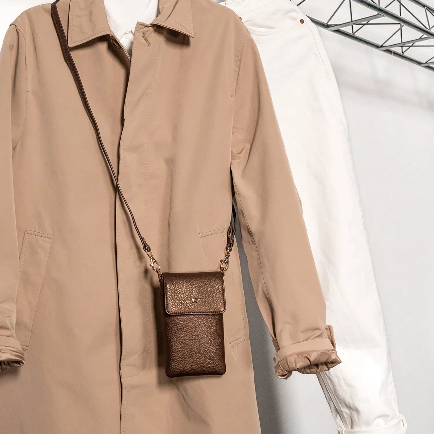 Keyfeature-1 ALESSIA Umhängetasche S mud