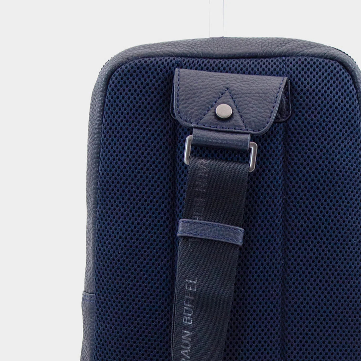 NOVARA Sling Bag dunkelblau