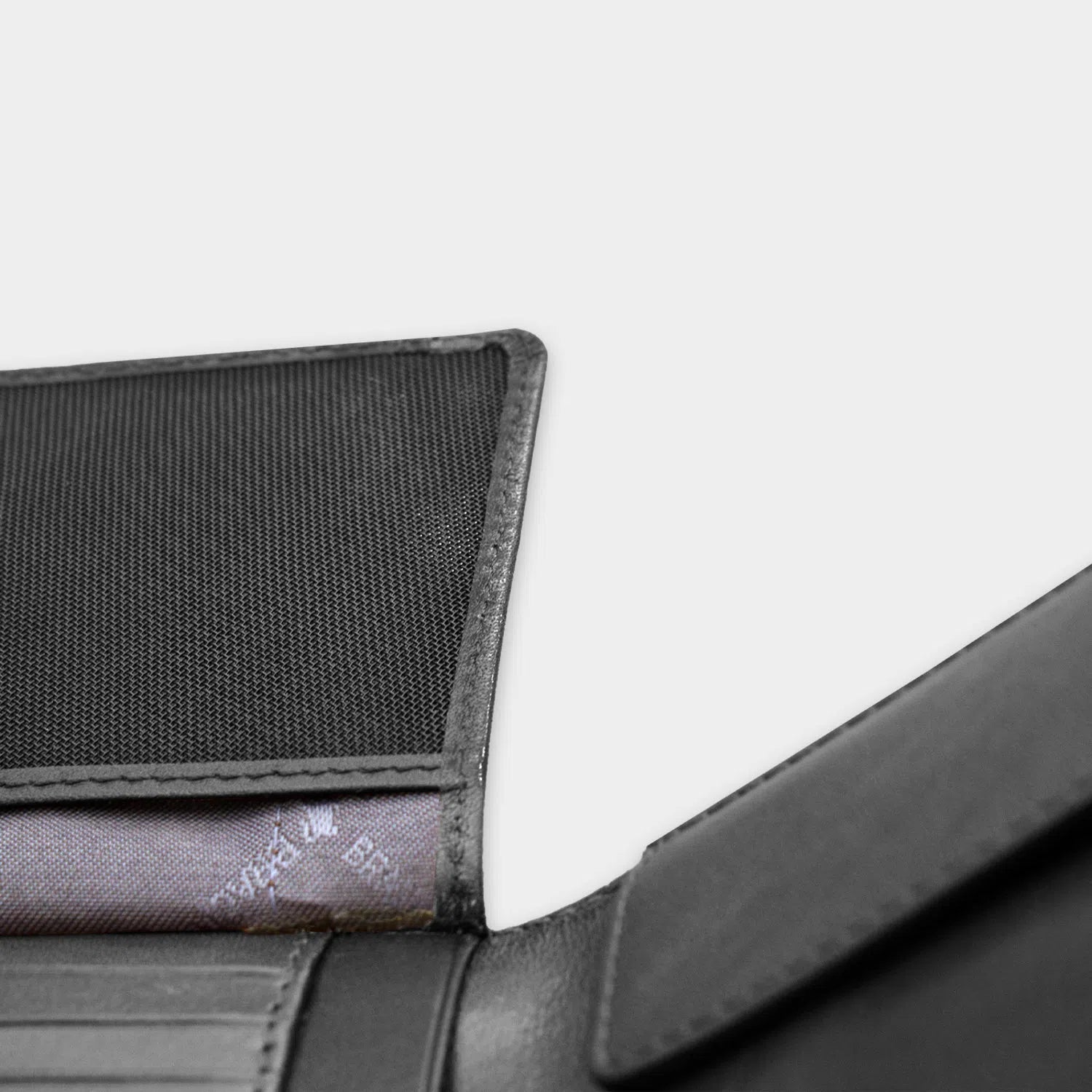 Keyfeature-3 COUNTRY RFID Geldbörse 8CS schwarz