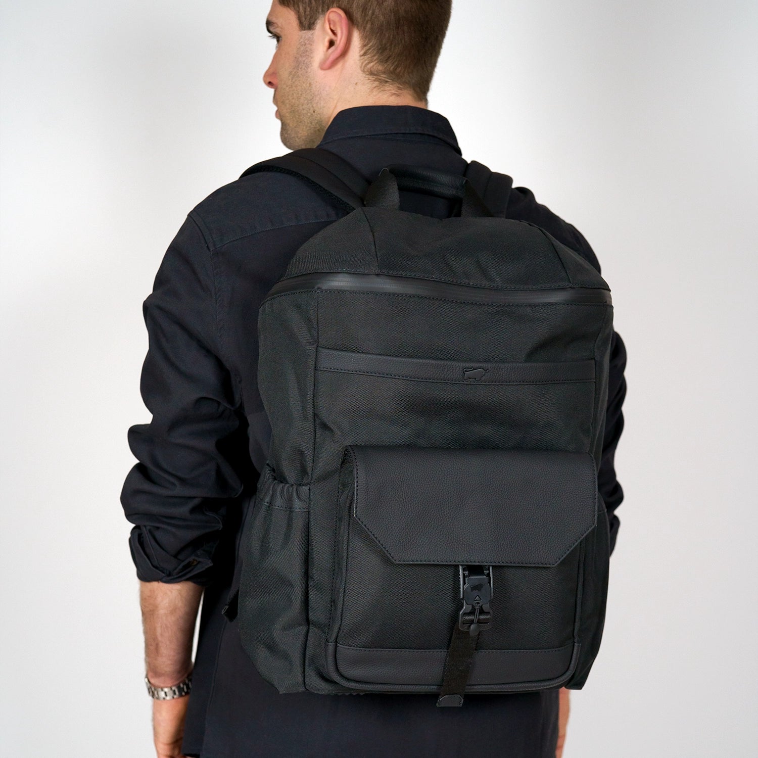 FINN Rucksack L schwarz