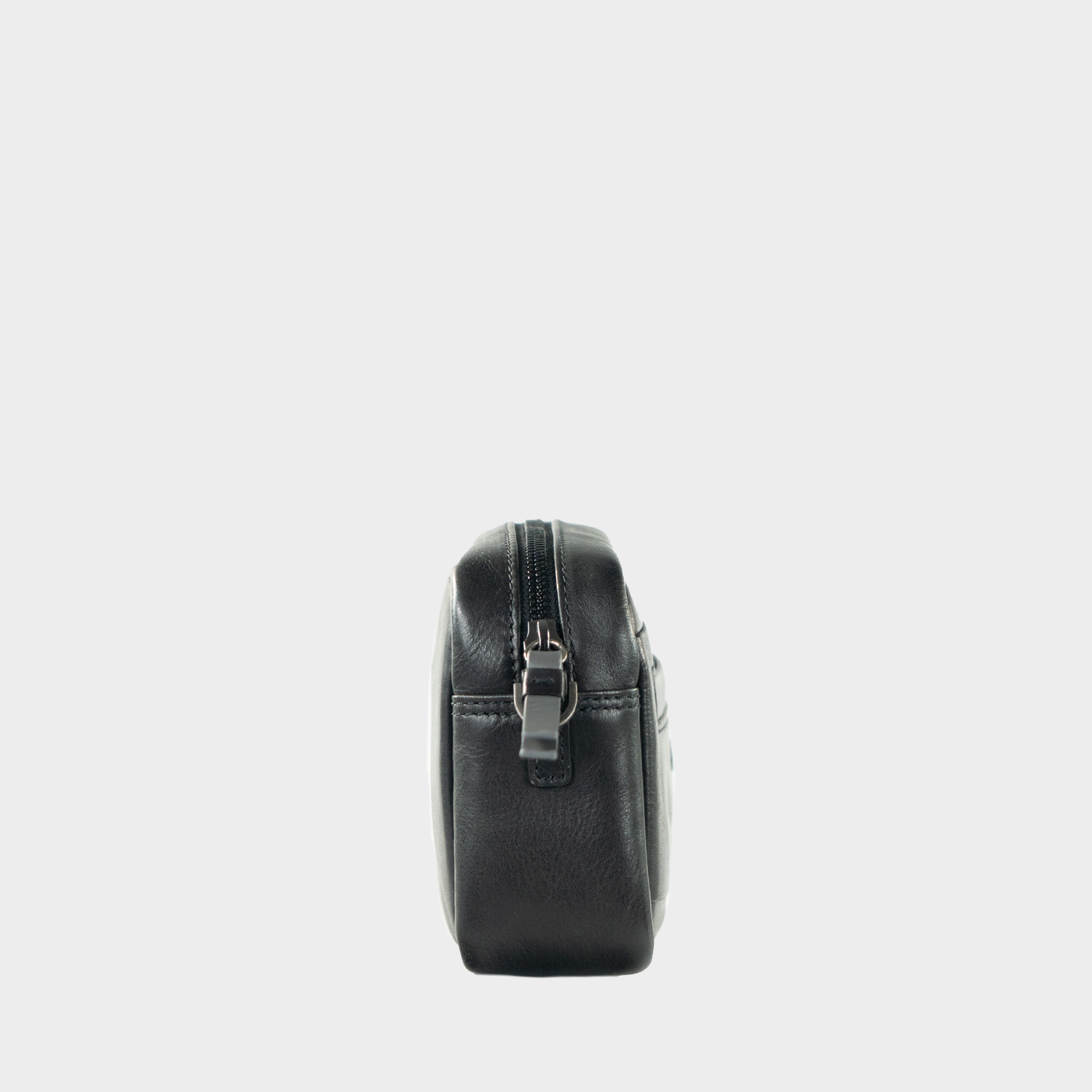 Seitenansicht TOBI Clutch black