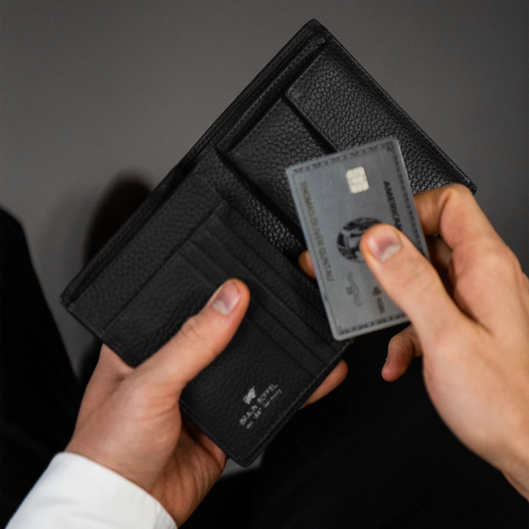 Keyfeature-1 THEO RFID Geldbörse H 8CS nut