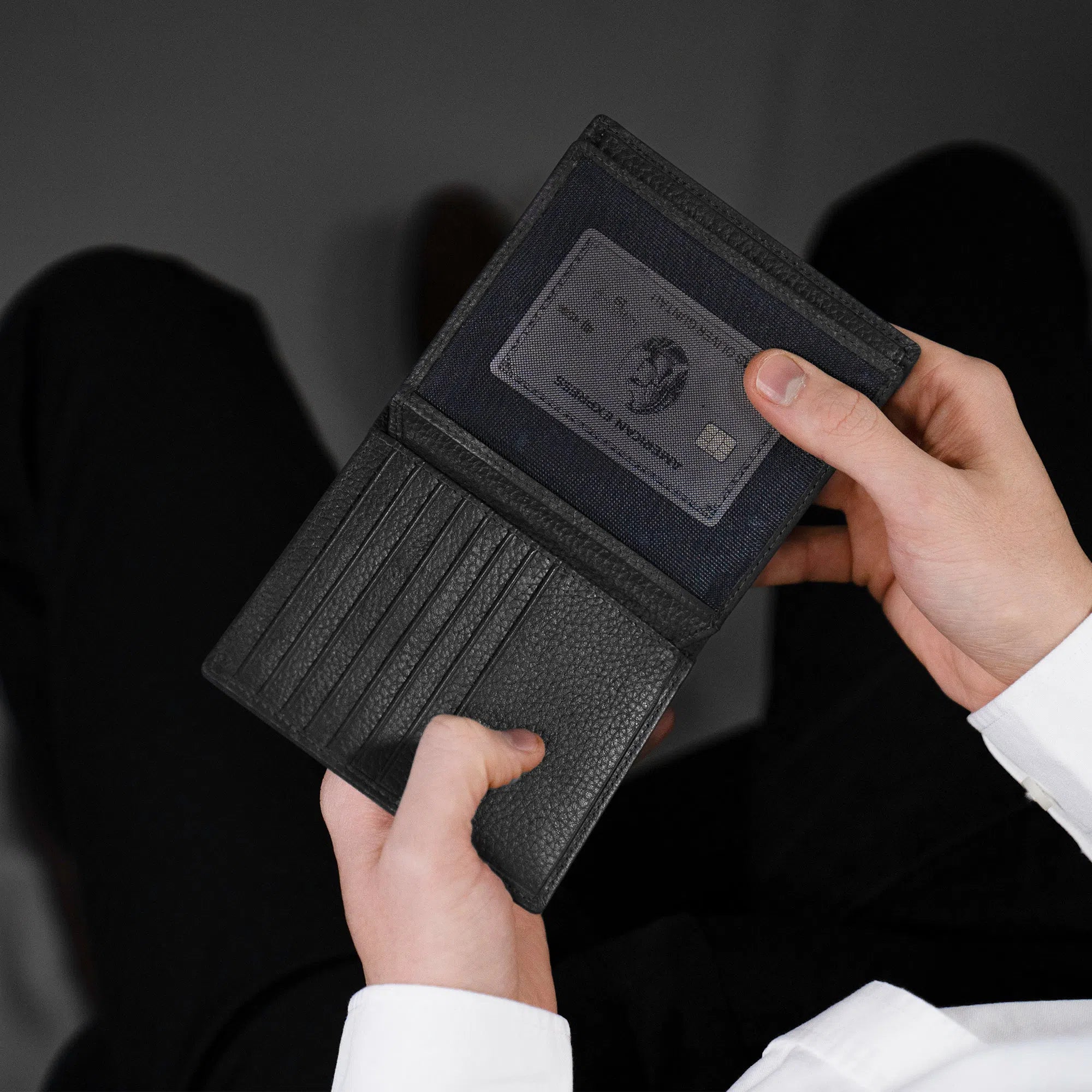 Keyfeature-1 THEO RFID Geldbörse H 16CS schwarz