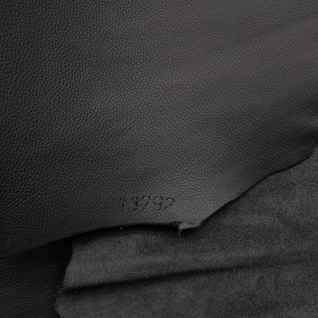 Genarbtes schwarzes Leder