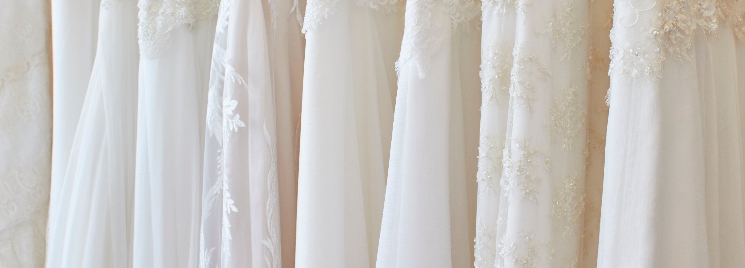 weiße Hochzeitskleider