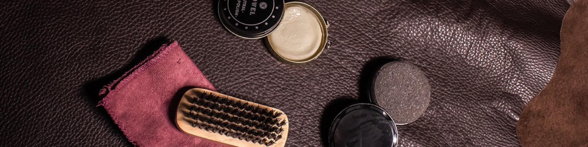 Leder Reinigung und Pflegemittel