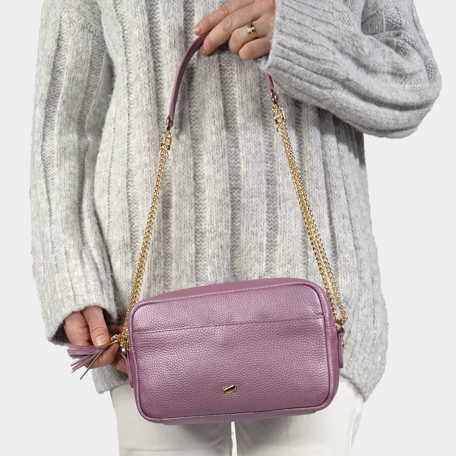 Keyfeature 1 ALESSIA Camera Bag with Chain purple heather hover