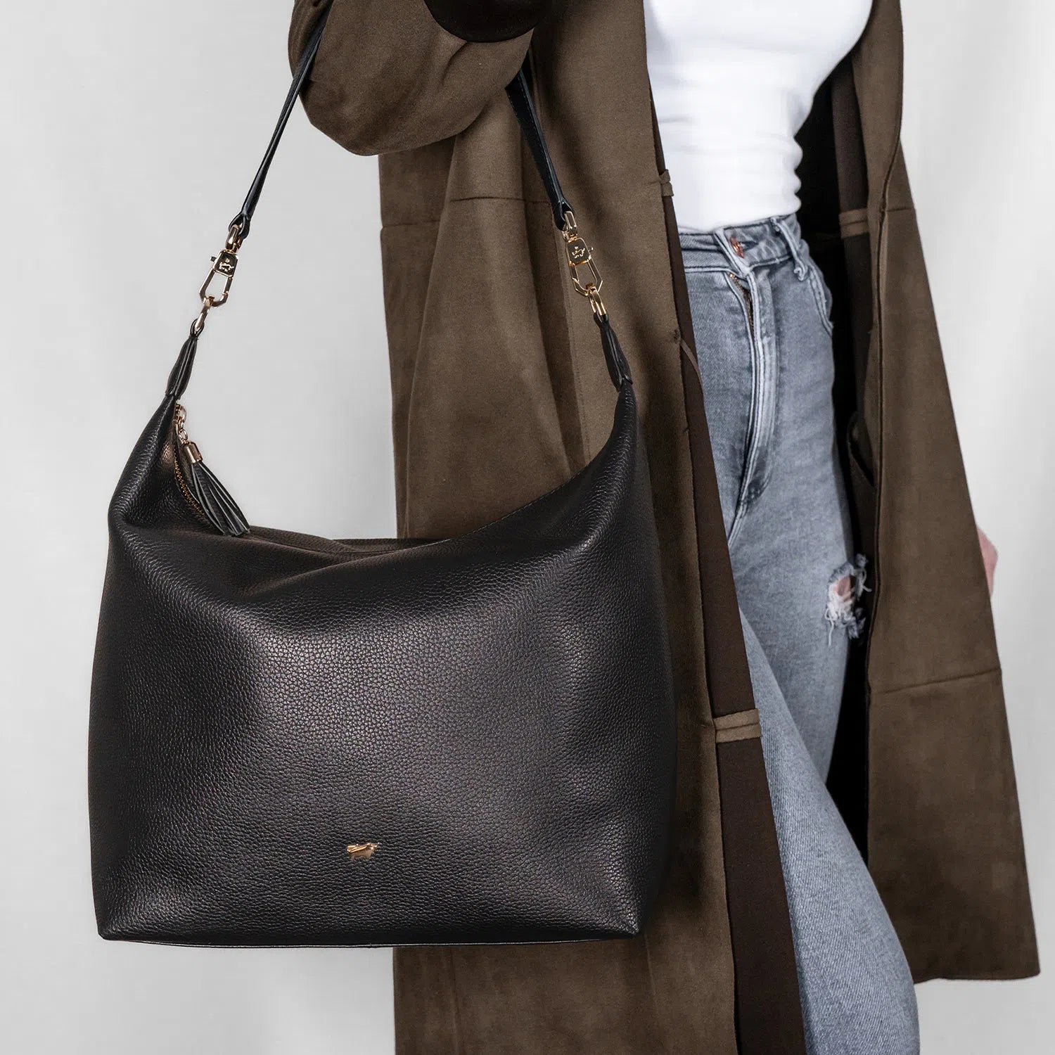 Keyfeature-1 ALESSIA Hobo Bag schwarz 