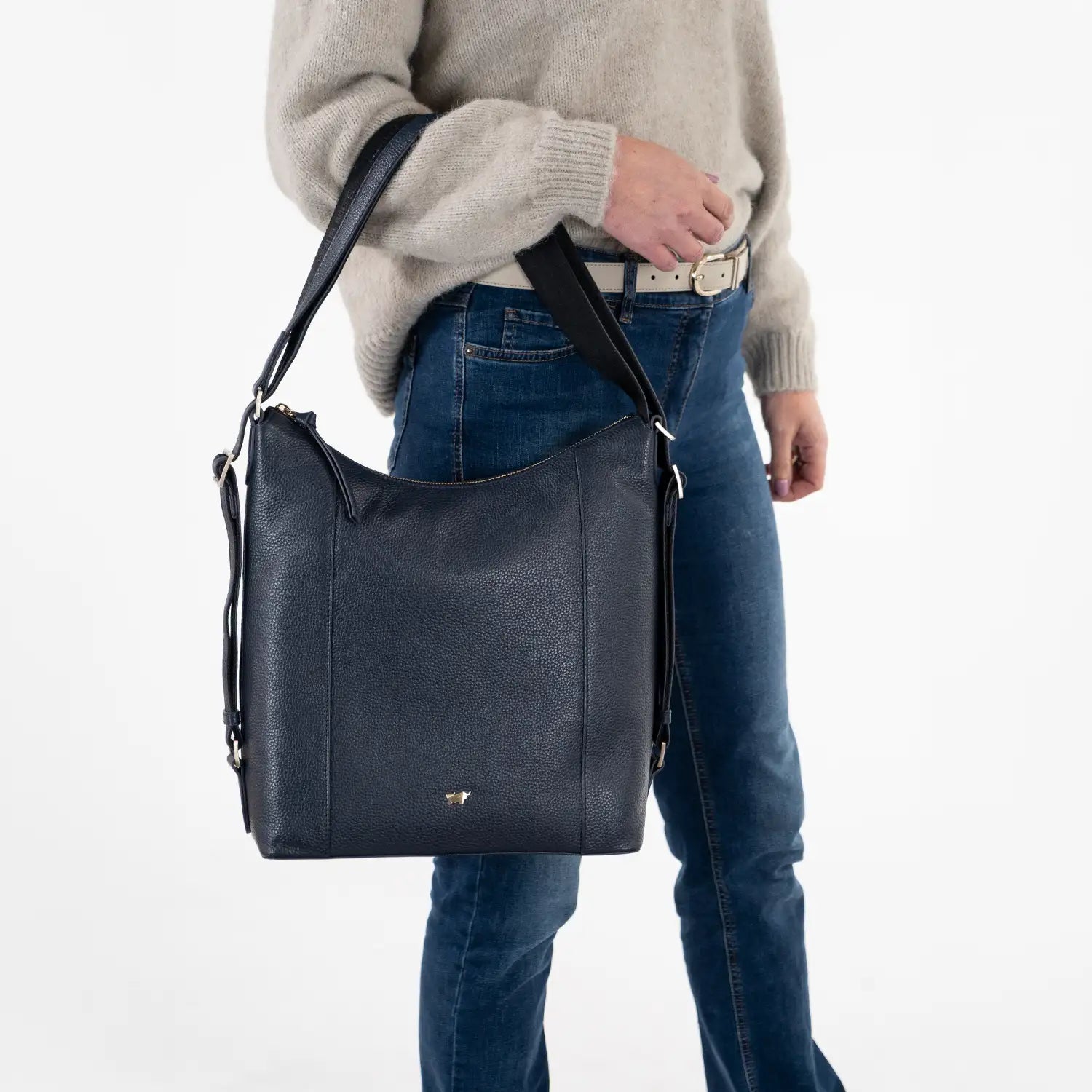 Trageansicht HANNA Hobo Rucksack navy