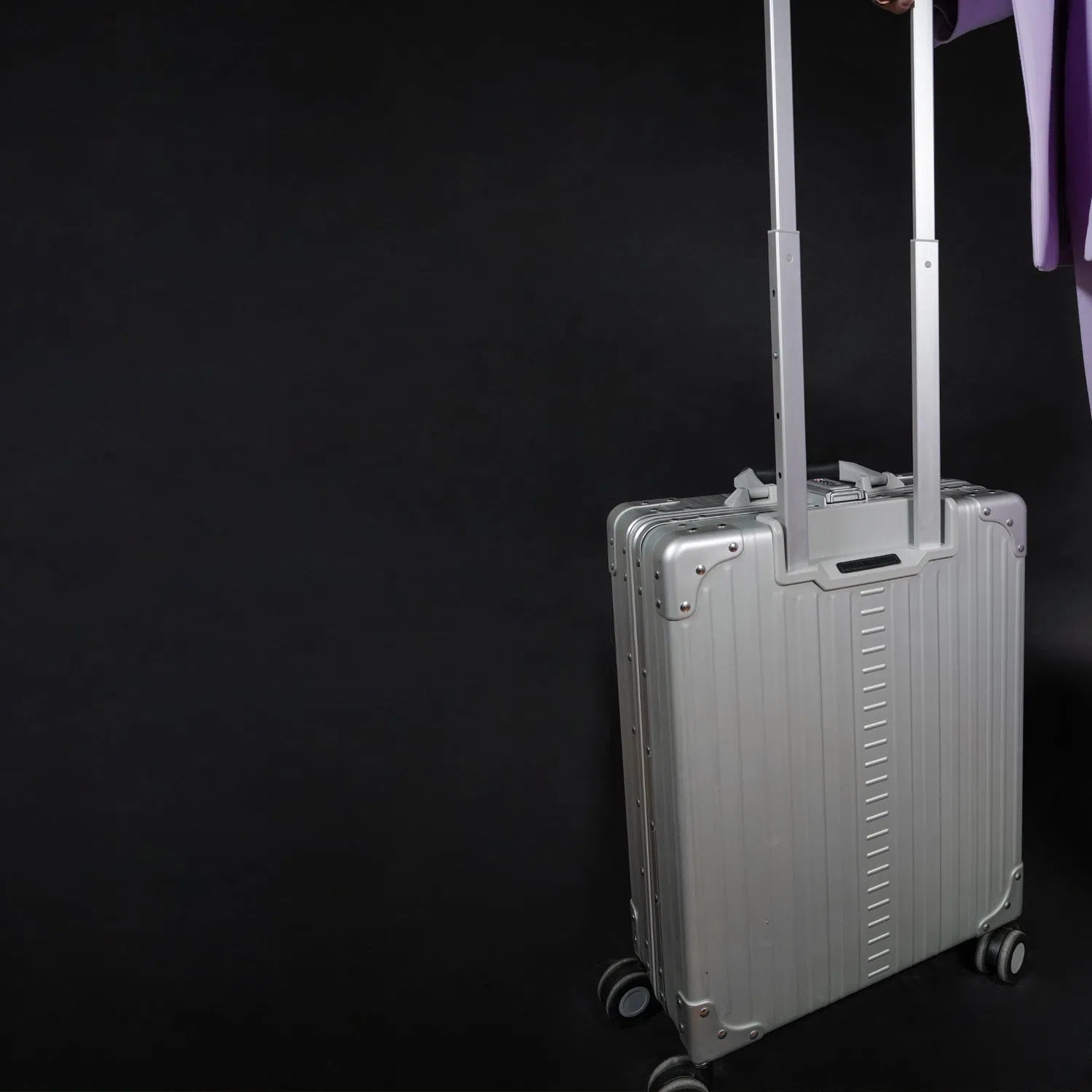 ALEON 21" International Carry-On Trolley schwarz