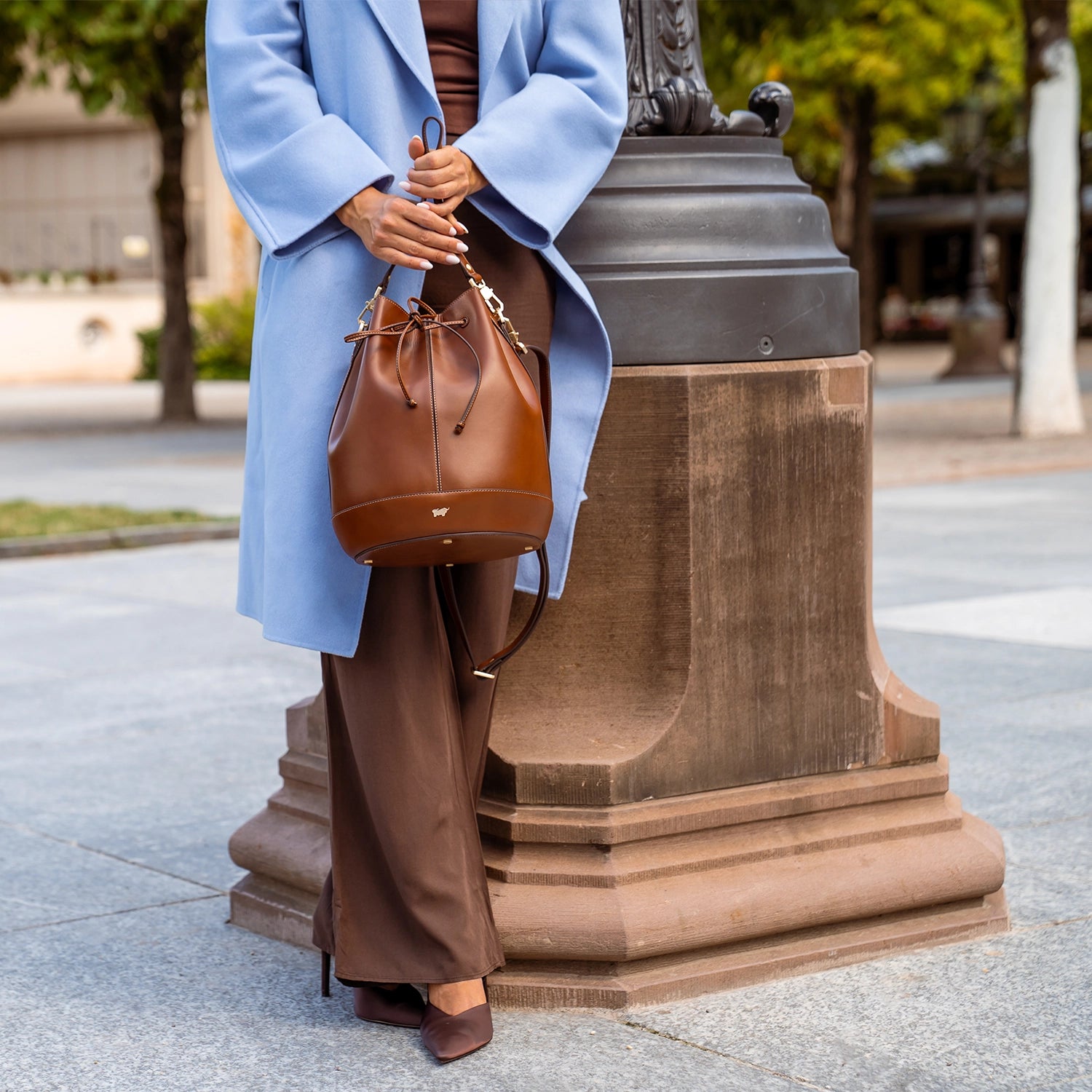 Keyfeature ALICE Bucket Bag cognac