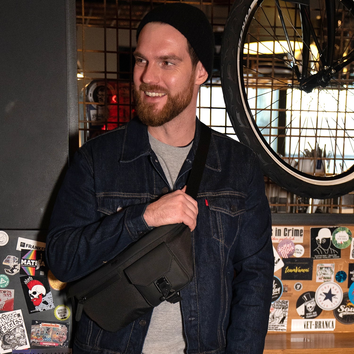 Keyfeature FINN Cross Body Bag schwarz