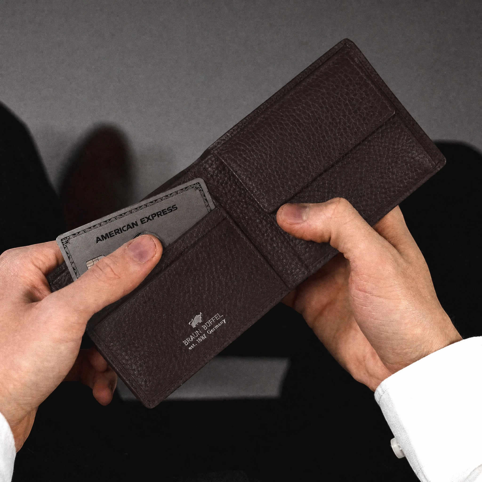 Keyfeature THEO RFID Geldbörse 4+4CS braun