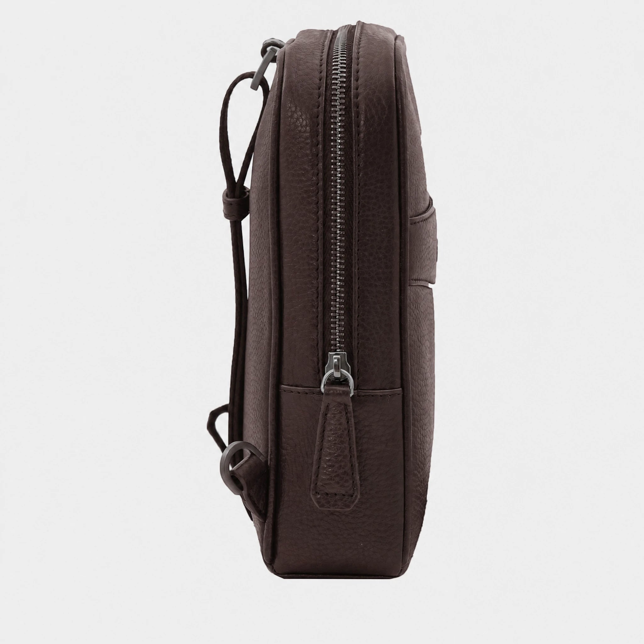 Seitenansicht THEO Cross Body braun
