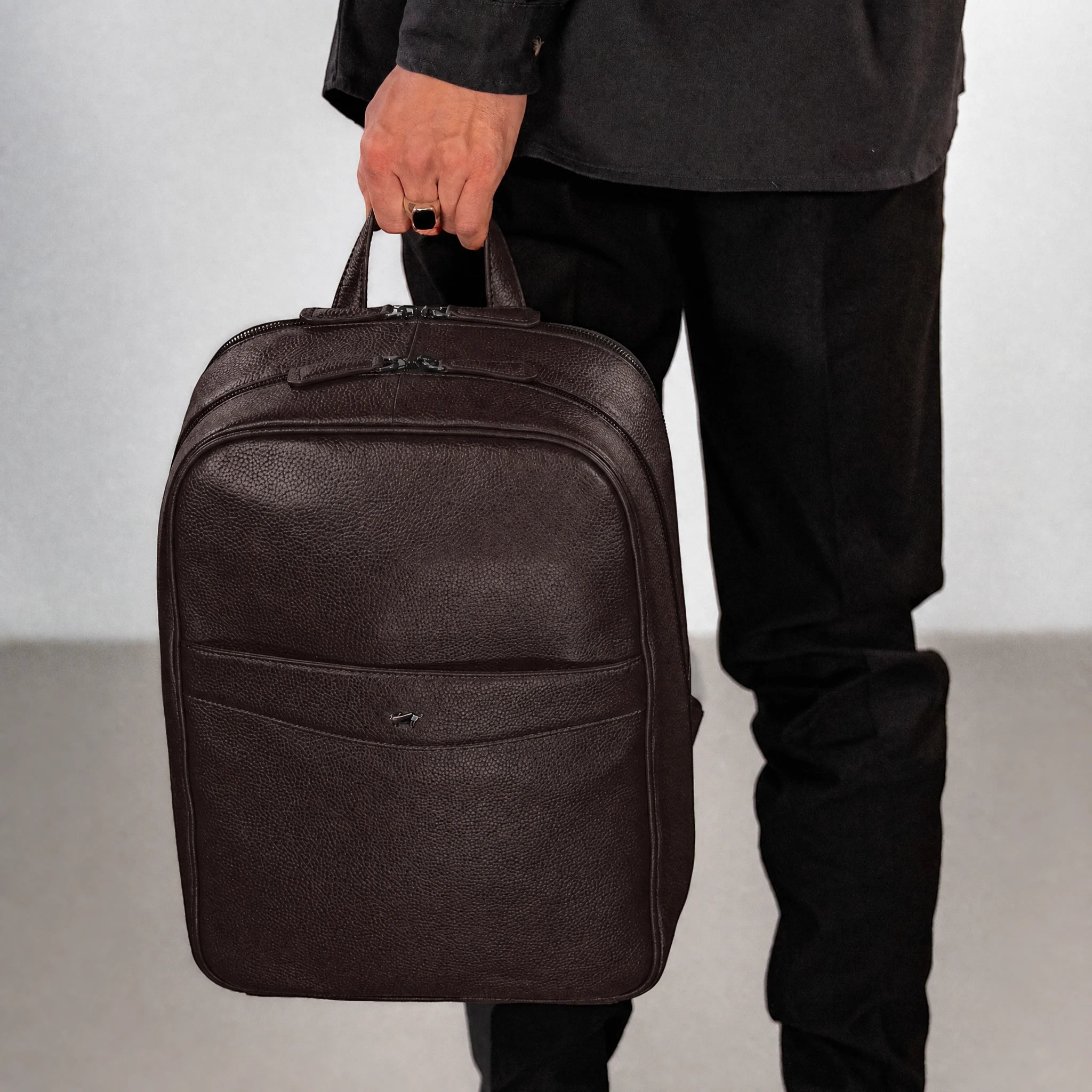 Tragebild THEO Rucksack braun