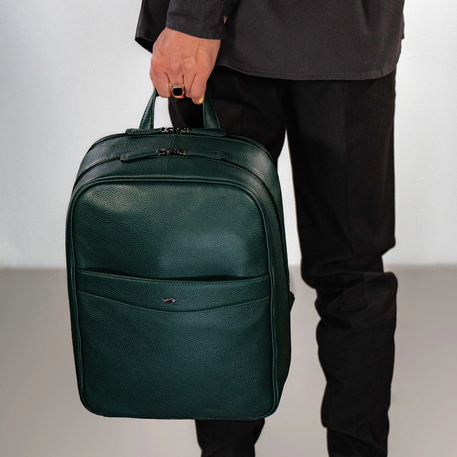 Keyfeature-1 THEO Rucksack deep green