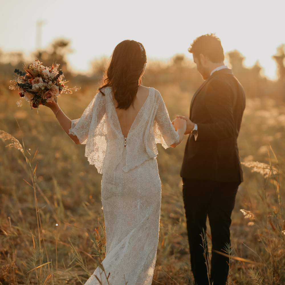 Hochzeitspaar im Sonnenuntergang